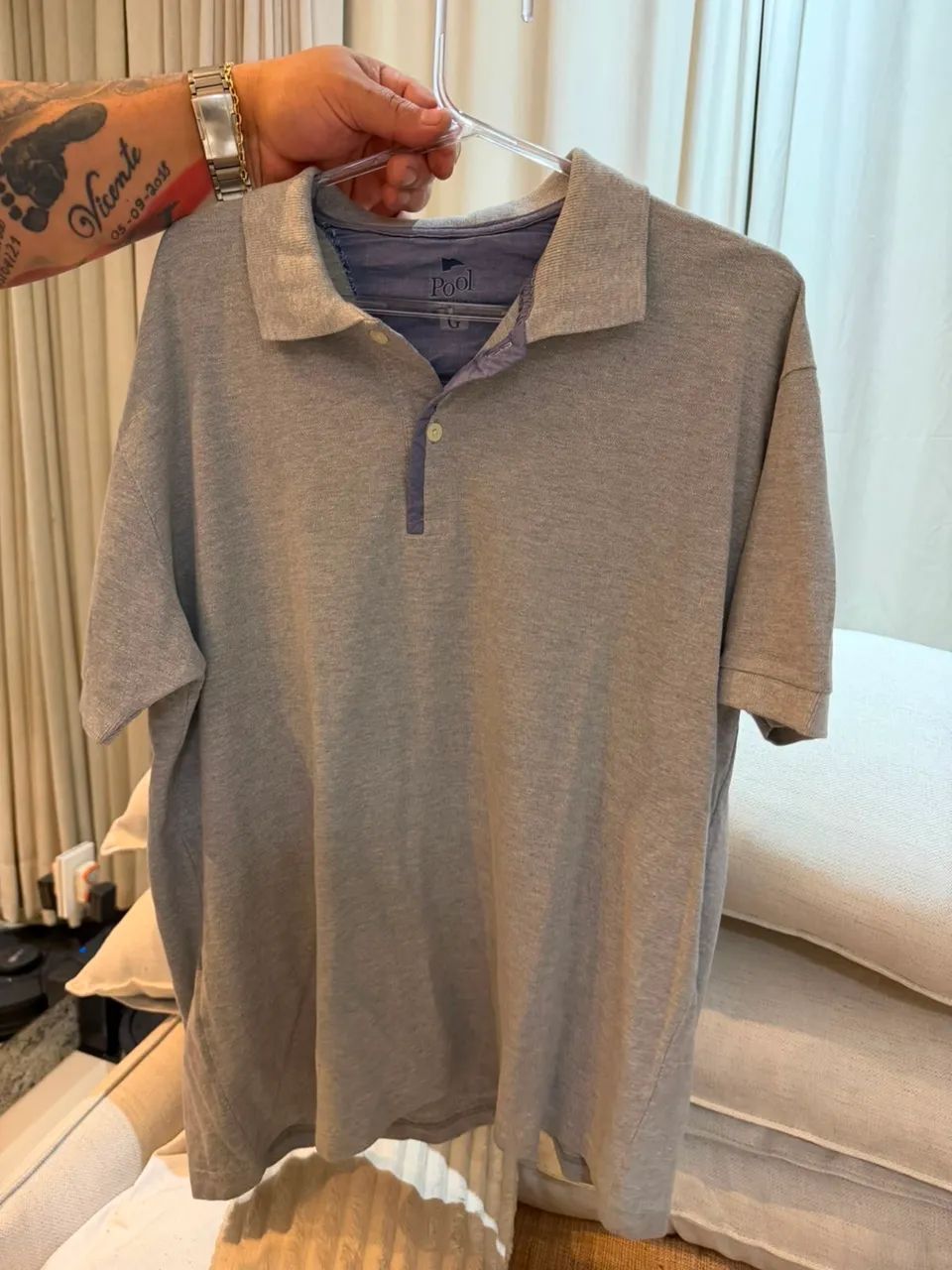 Roupas e tênis 