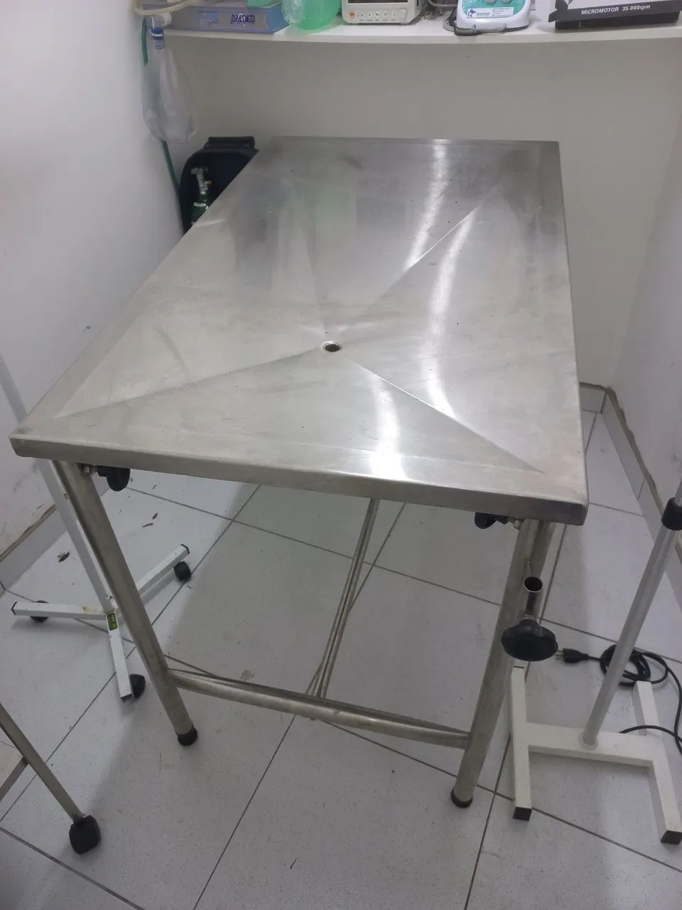 Mesa de atendimento clínica veterinário 