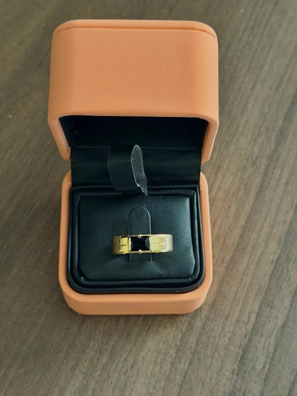 Anel de ouro 18k com 6,2 gramas