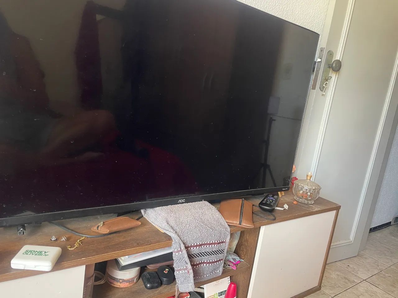 AOC Roku TV e rack por R$250 - Foto 2