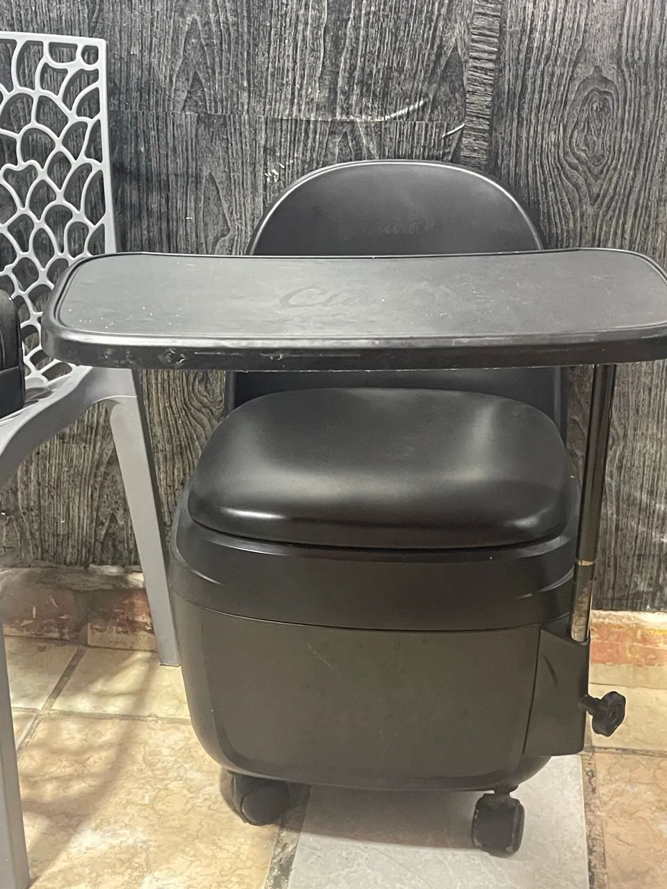 Vende-se cirandinha de manicure 