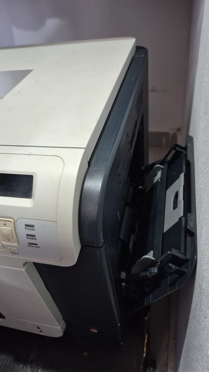 Impressora HP Color LaserJet CP3525dn - Foto 4
