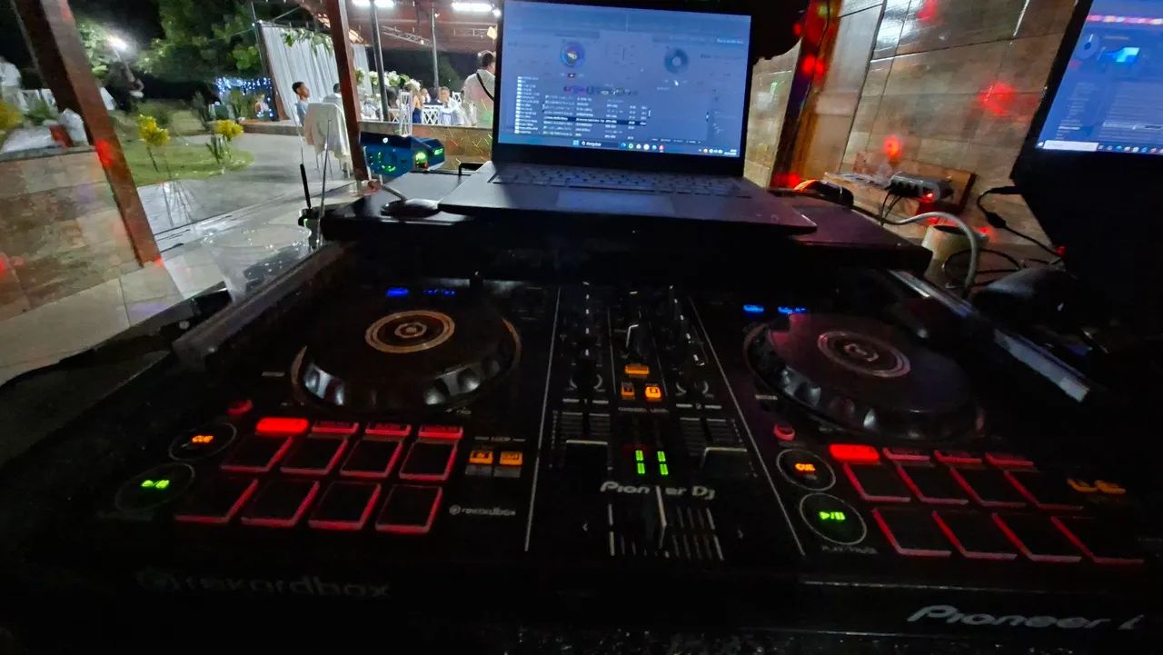 Vendo controladora com case DDJ PIONEER RB - Foto 4