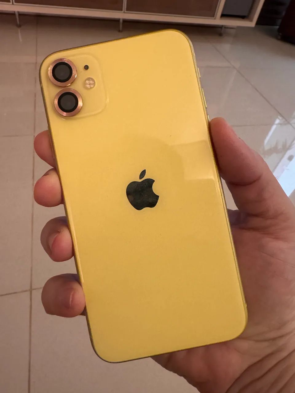 iPhone 11 64 GB Amarelo - Foto 3