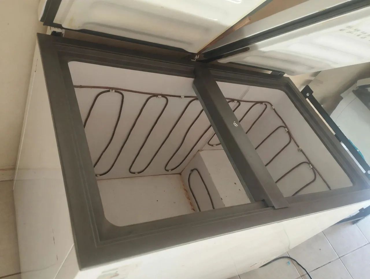 Vendo freezer duas bocas  - Foto 4