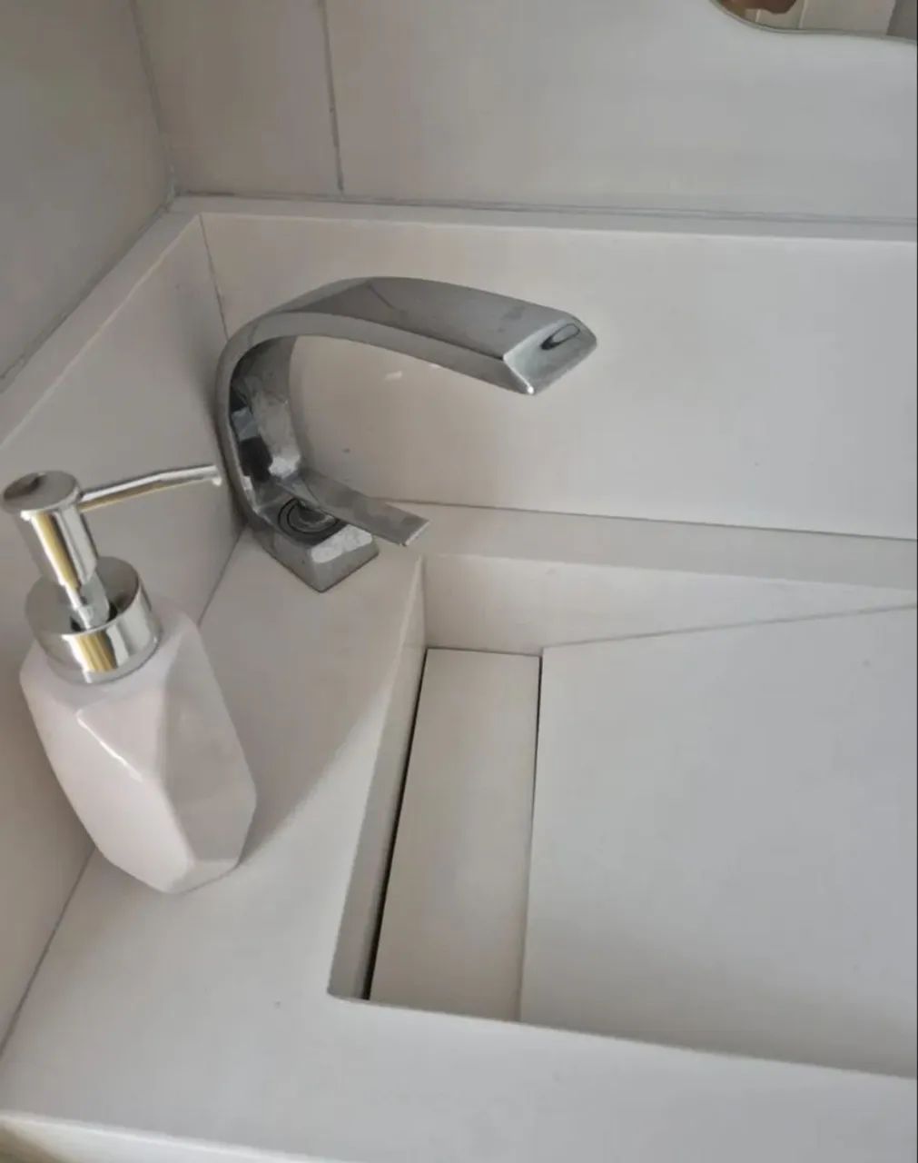Torneira Luxo Bancada Inox Excelente  - Foto 4