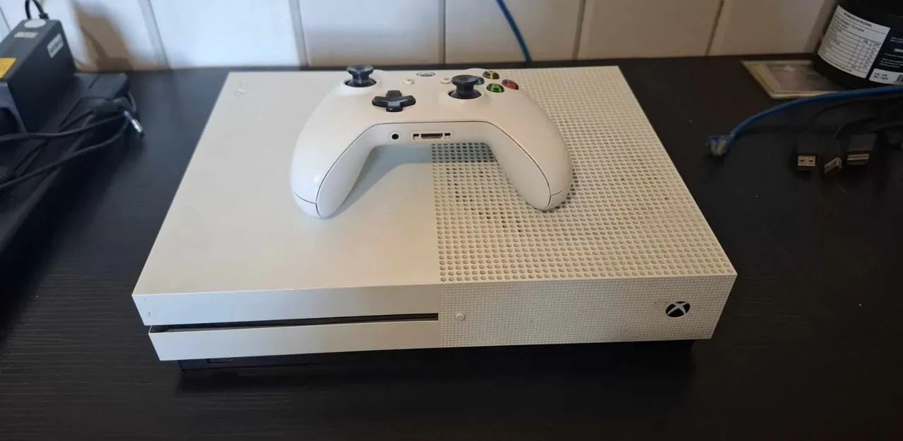Xbox One S 1 TB Branco + Controle Original - Foto 3