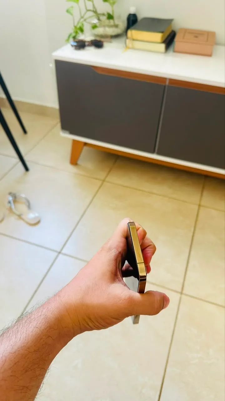 iPhone 12 Pro dourado - Foto 3