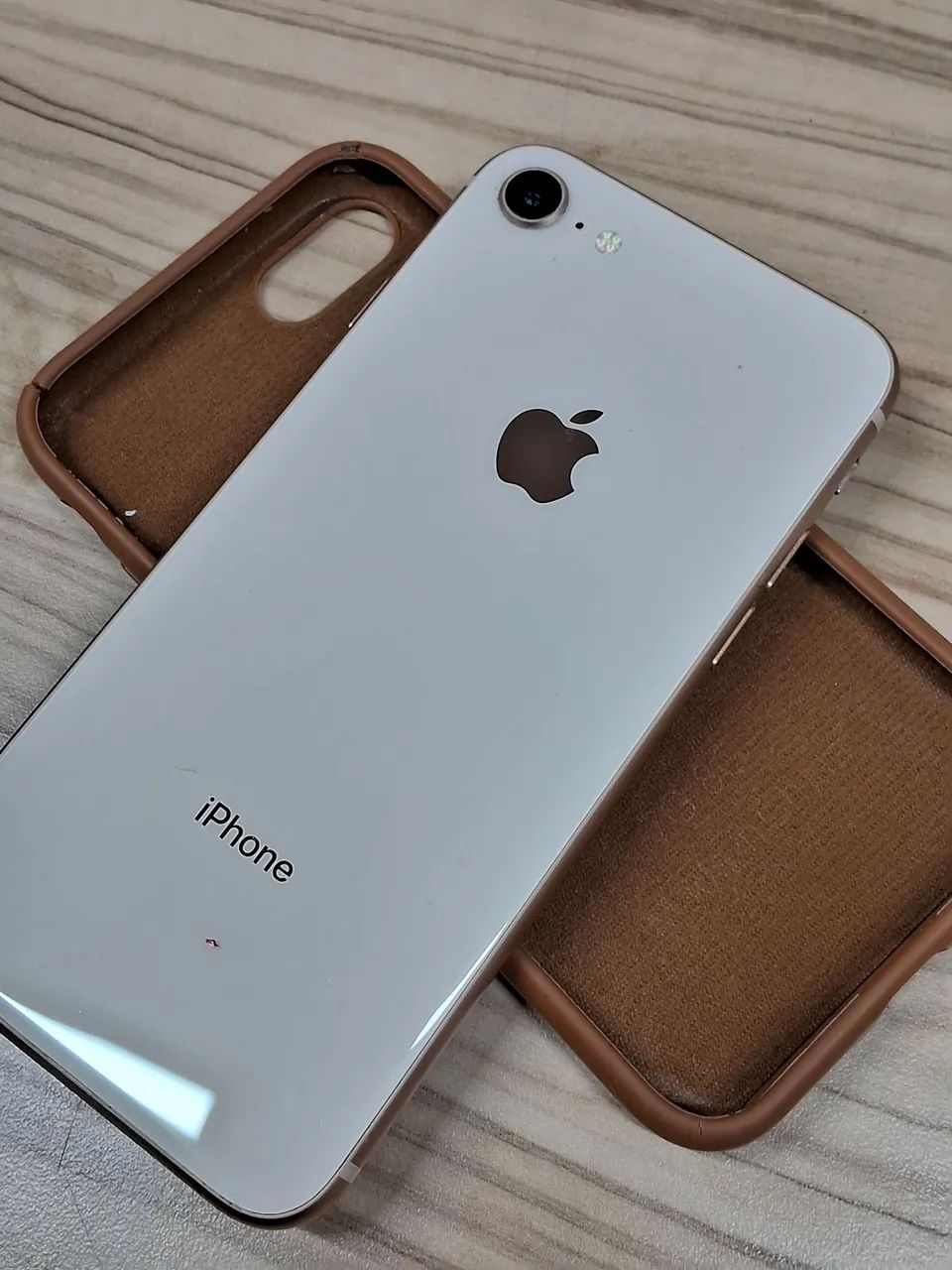 IPHONE 8 