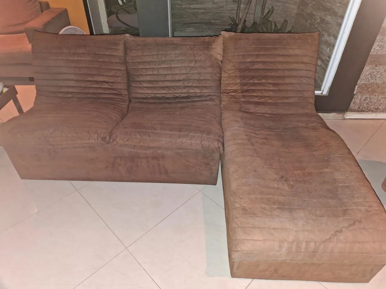Sofá confortável, barato estiloso 