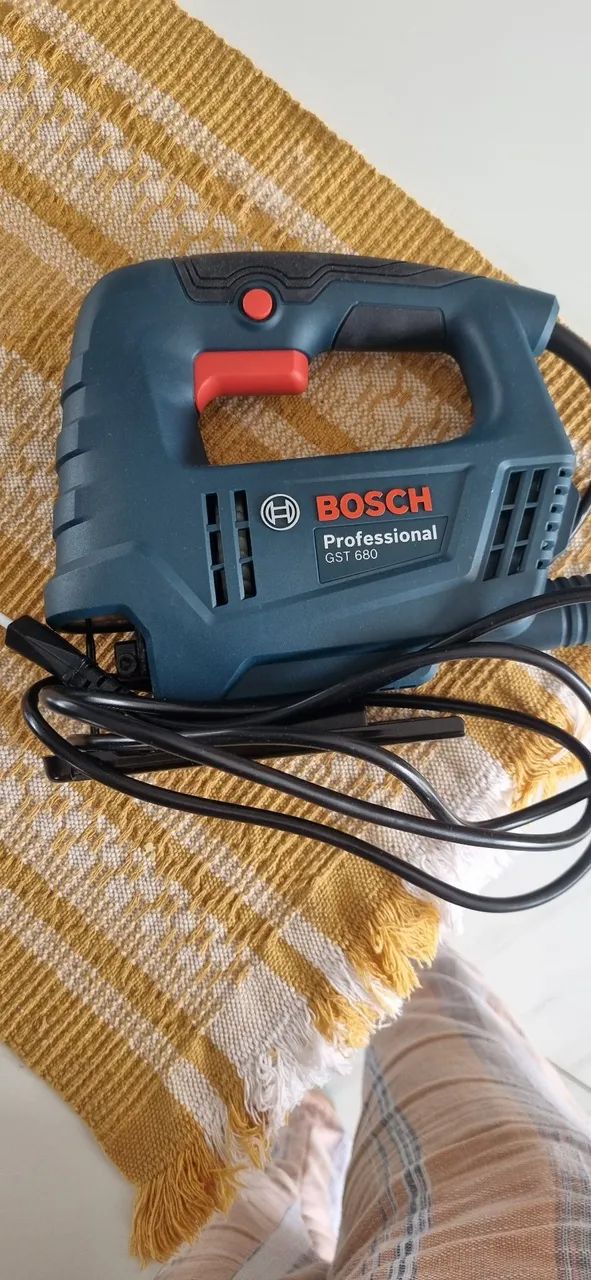 Serra Tico Tico Bosch com 5 lâminas Bosch de brinde