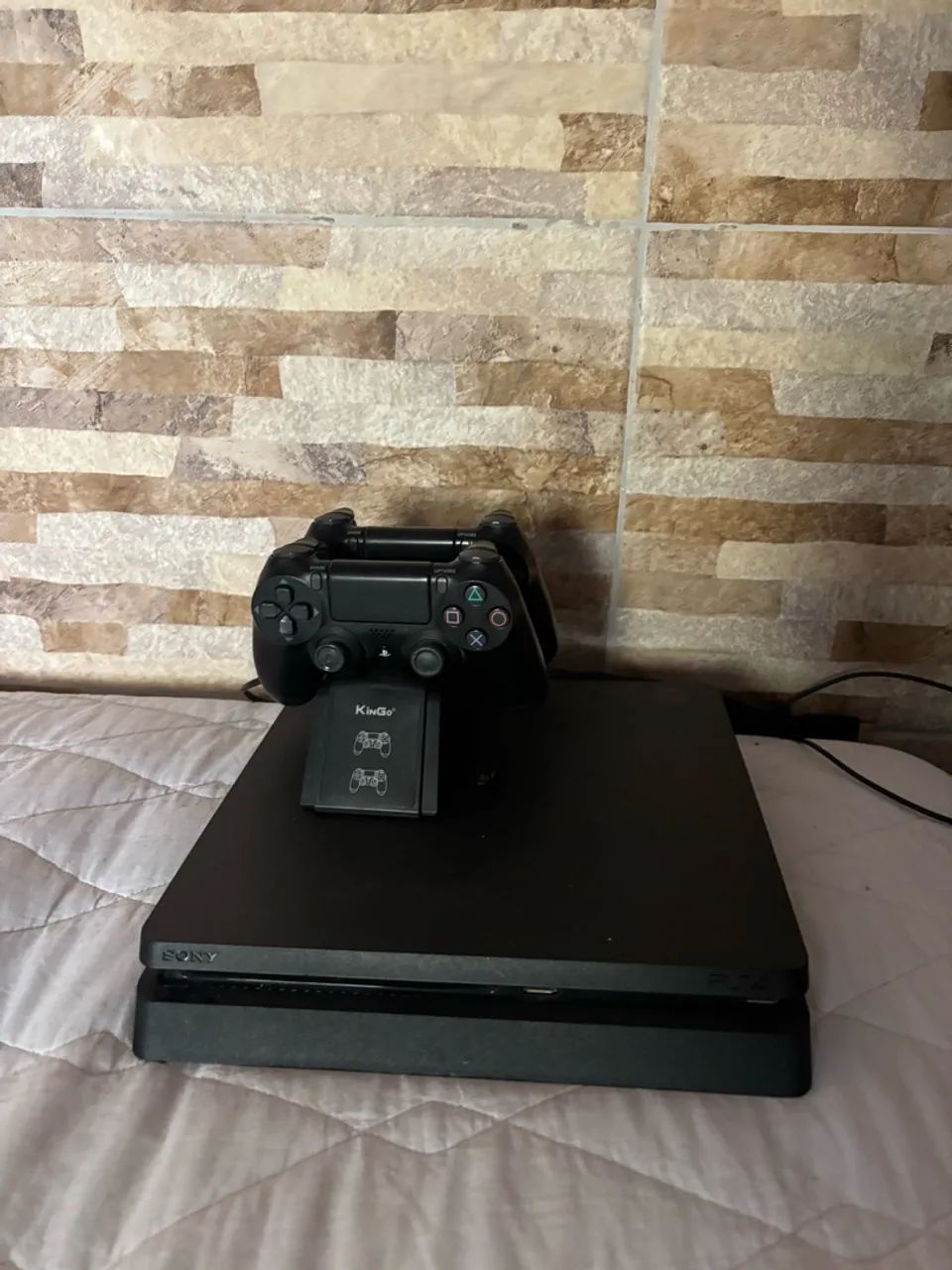 PS4 Slim 1TB 2 controles