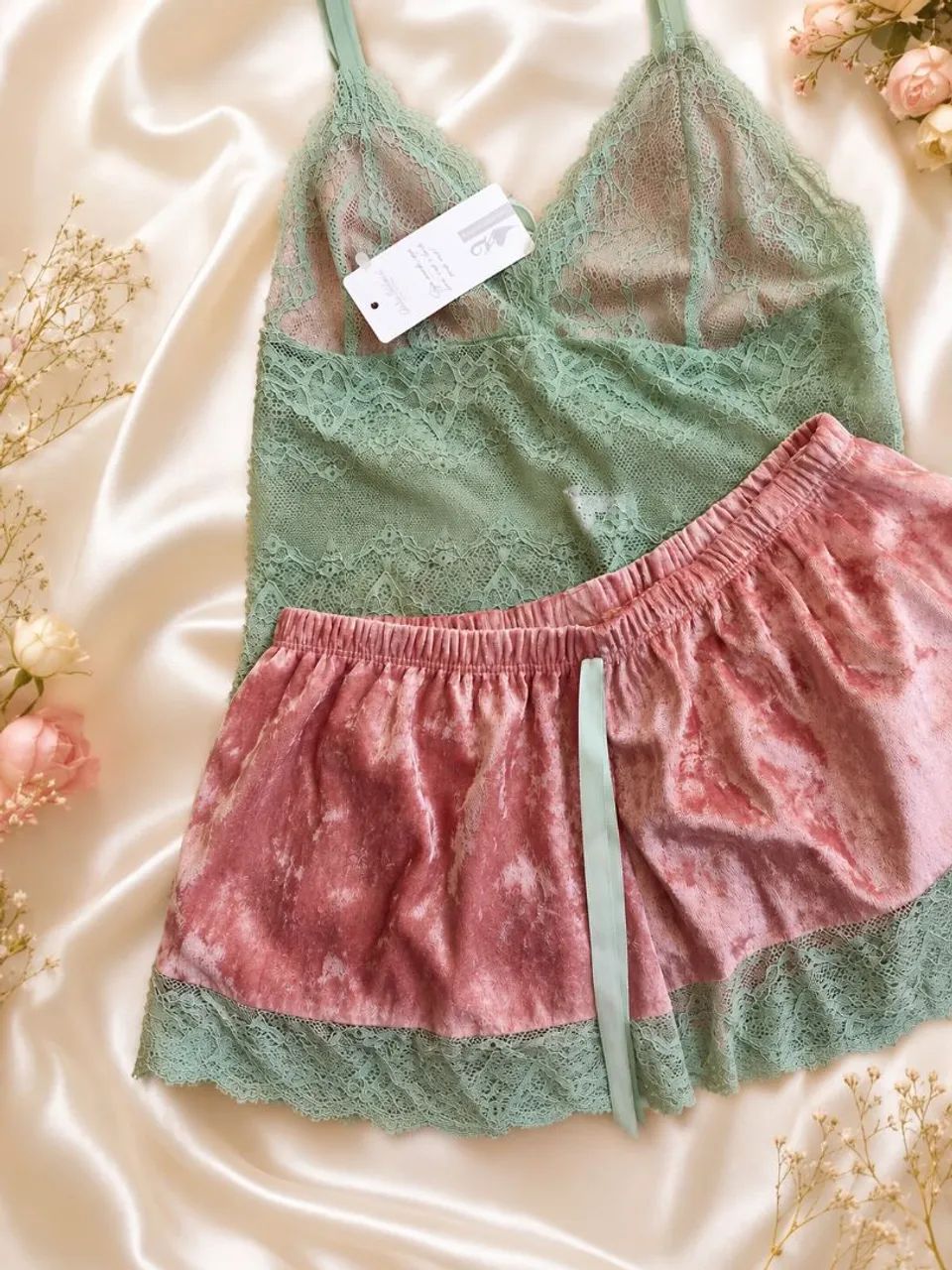 Lingeries com preço especial 