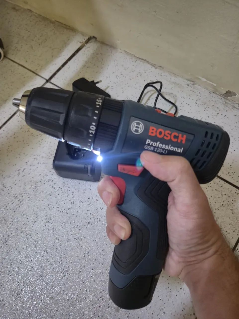 Bosch GSB 120 Screwdriver
Bosch GSB 120 Li Screwdriver

Bosch GSB 120 Li Screwdriver