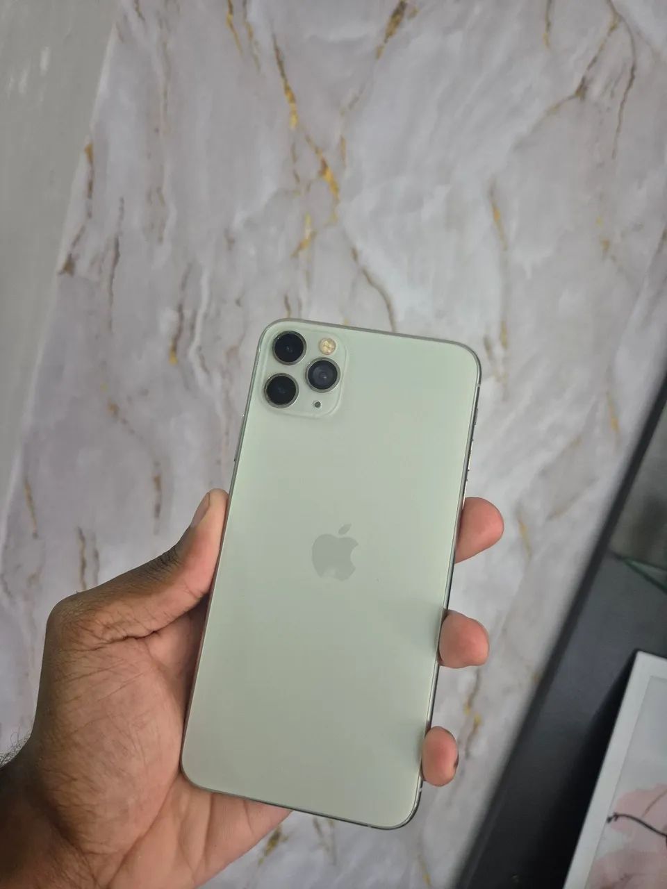 IPhone 11 Pro Max vendo ou troco  - Foto 4