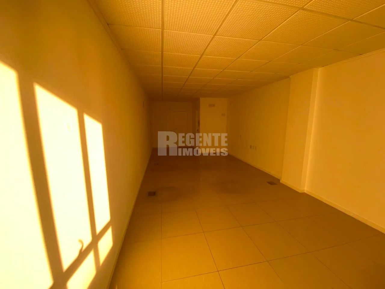 Ótima sala comercial para locação no bairro Itacorubi! - Foto 2