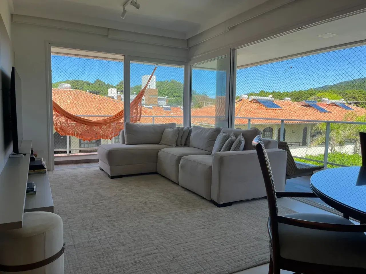 Apartamento a venda  com 3 quartos - Morro das Pedras- Florianópolis SC