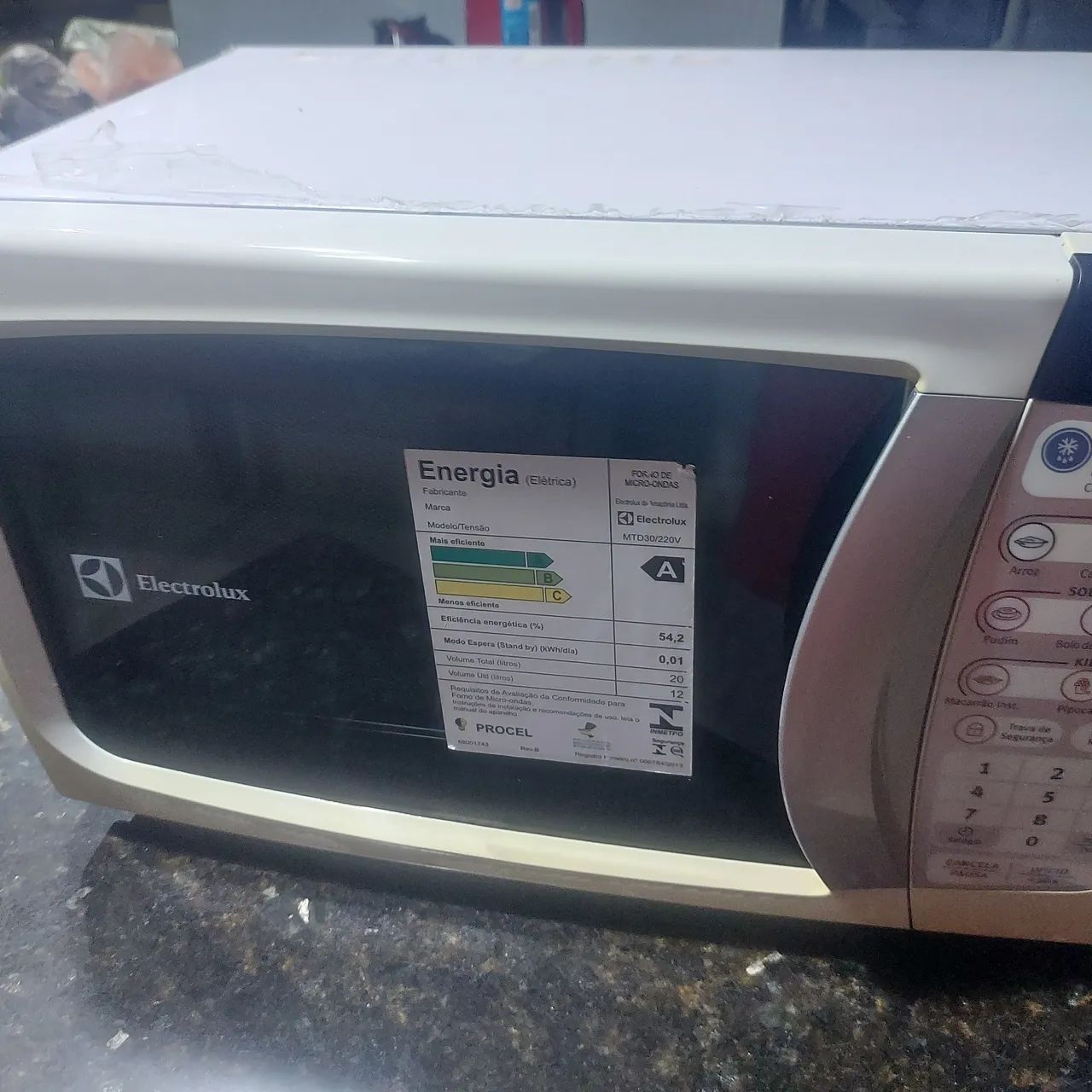 Microondas Eletrolux no plástico 220v impecável 