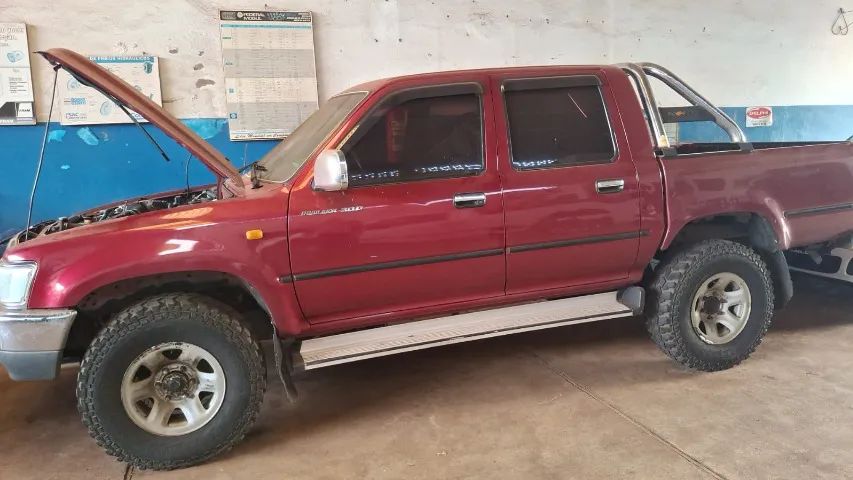 Toyota Hilux Hilux CD SRV 4x2 3.0 8V 90cv Diesel 2002