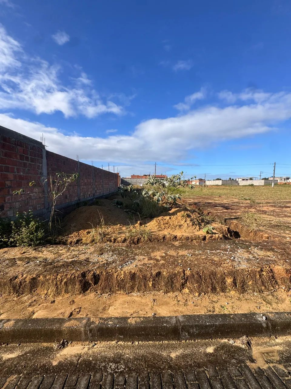 ? VENDO OU TROCO TERRENO ?
