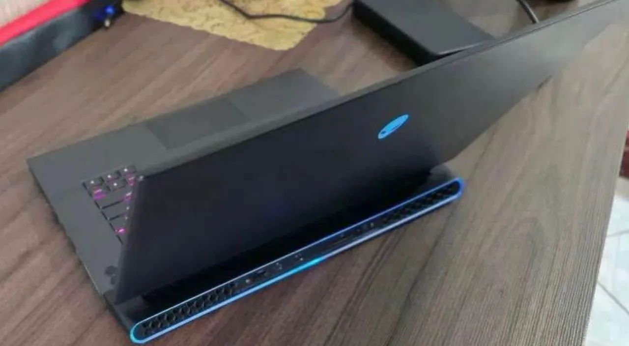 VENDO NOTEBOOK GAMER ALIENWARE  - Foto 3