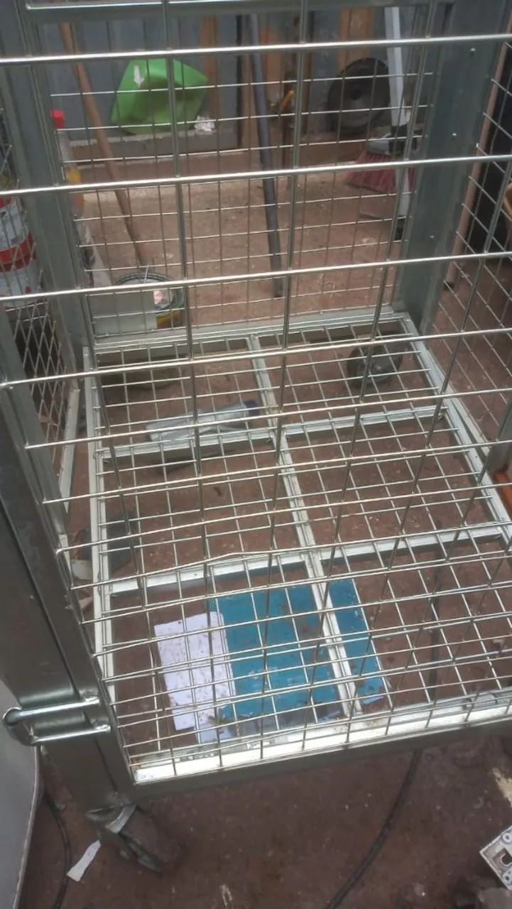 Gaiola Aramada Logística com Rodízios - Roll Container em Excelente Estado - Foto 3