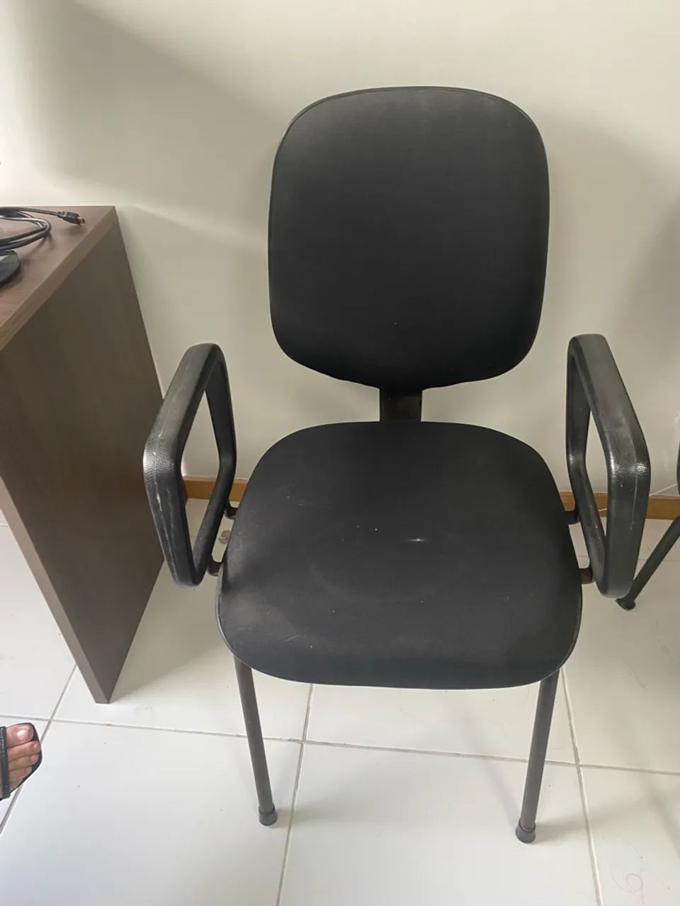 Cadeiras de escritório fixa e de rodinhas - Foto 5