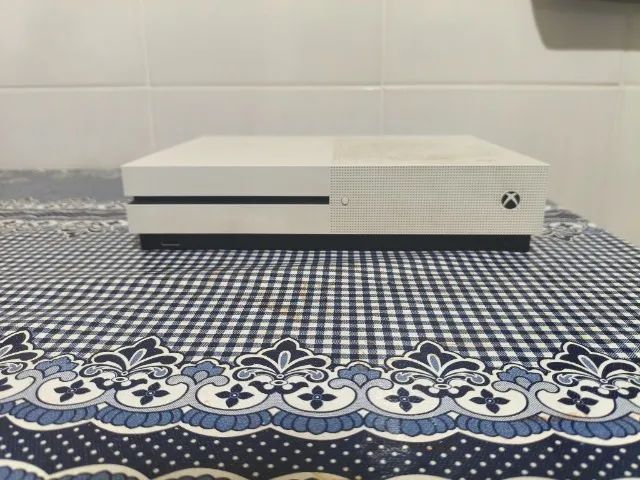 Xbox one s 1TB com cabo de força e HDMI  - Foto 2