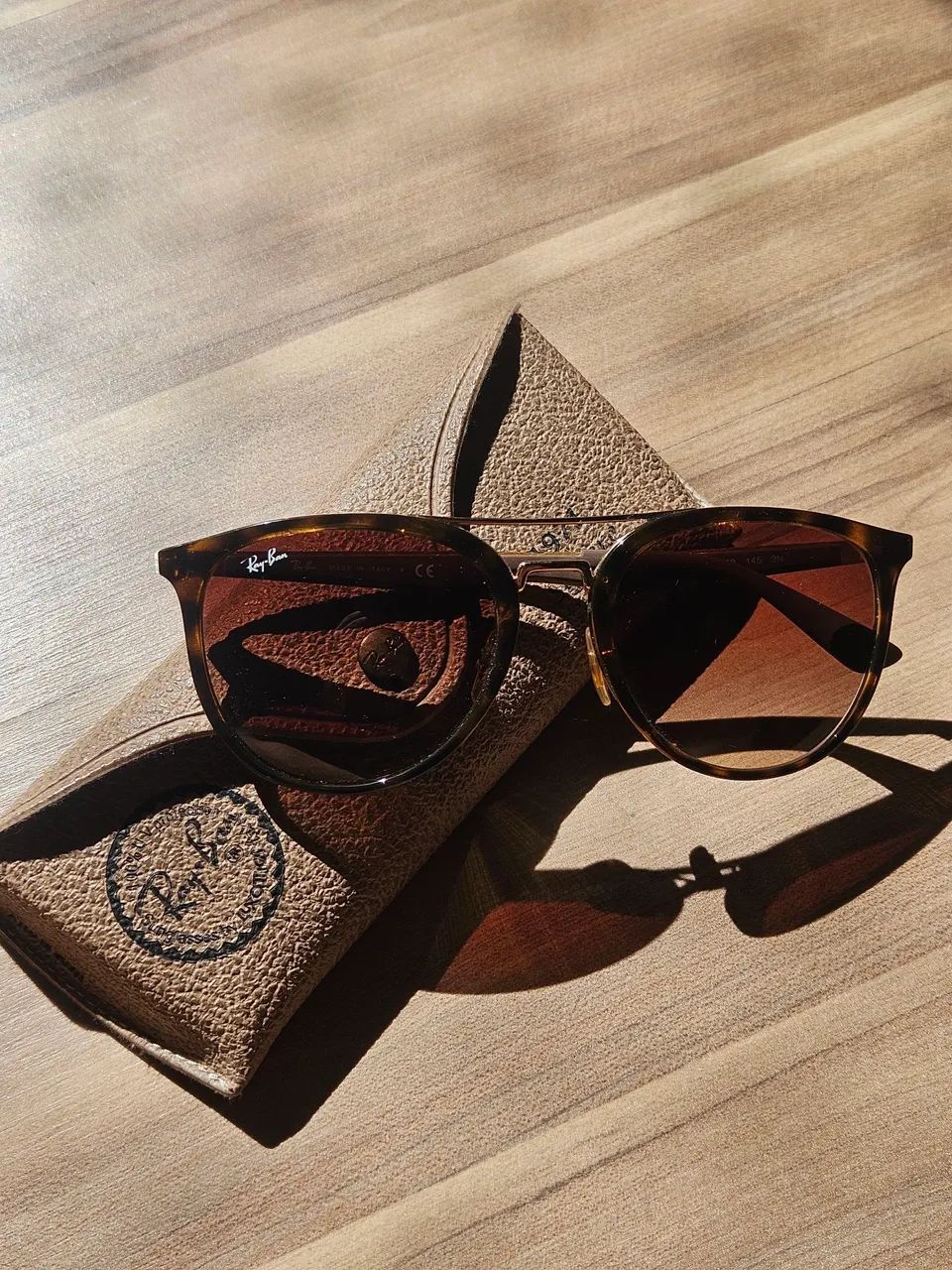Óculos Rayban modelo 4285
