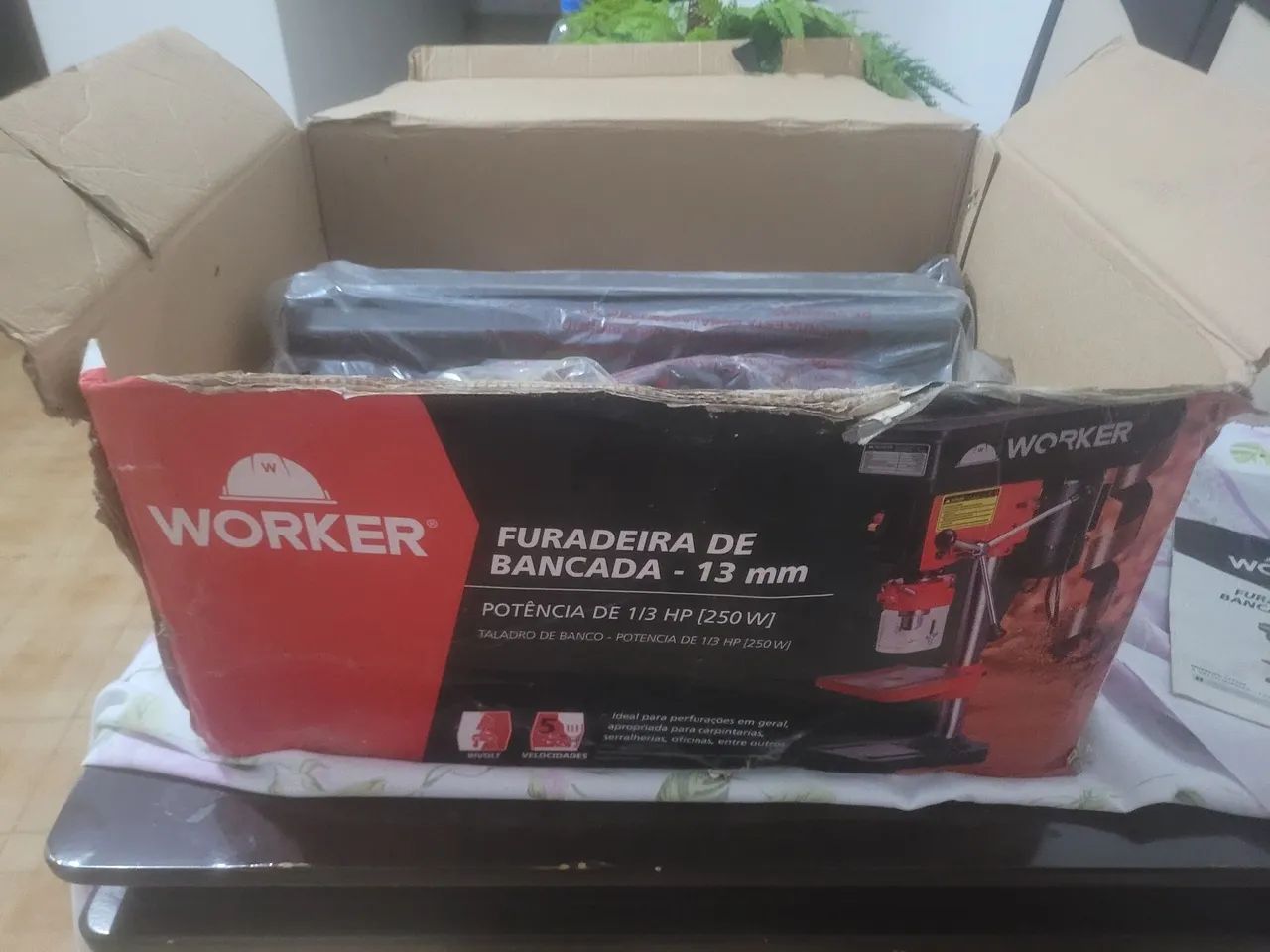 Maquina de fura de bancada nova 