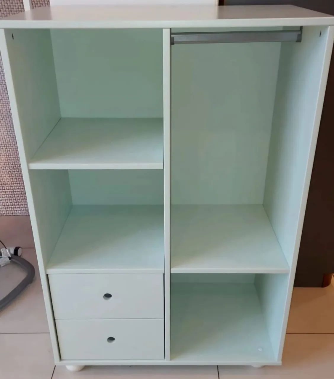 Armário montessoriano
