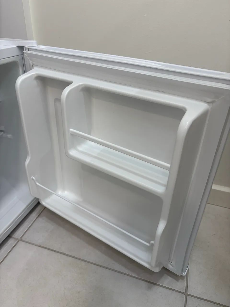 Frigobar bivolt midea  - Foto 4