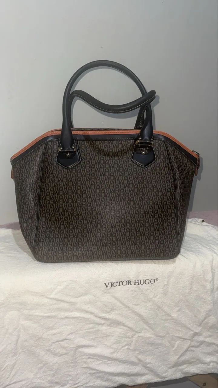     Bolsa Victor Hugo sofisticada com detalhes em laranja - Foto 2