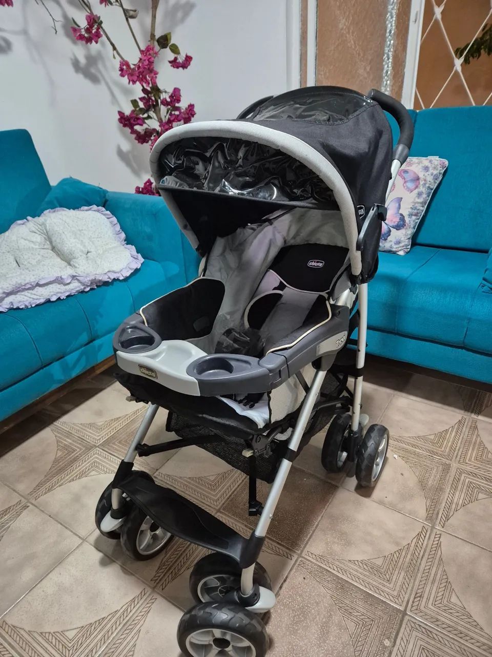 Carrinho de bebê e bebê conforto  (Chicco)