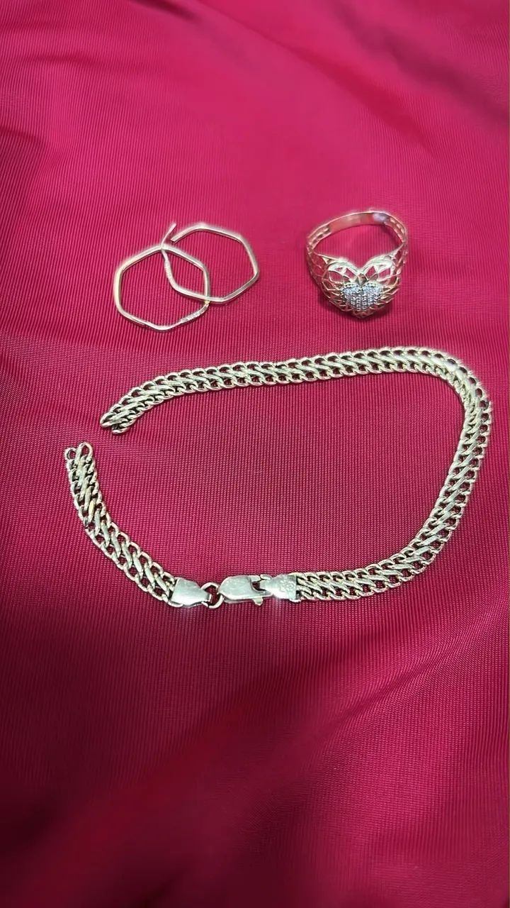 vendo pulseira e argola de ouro 
