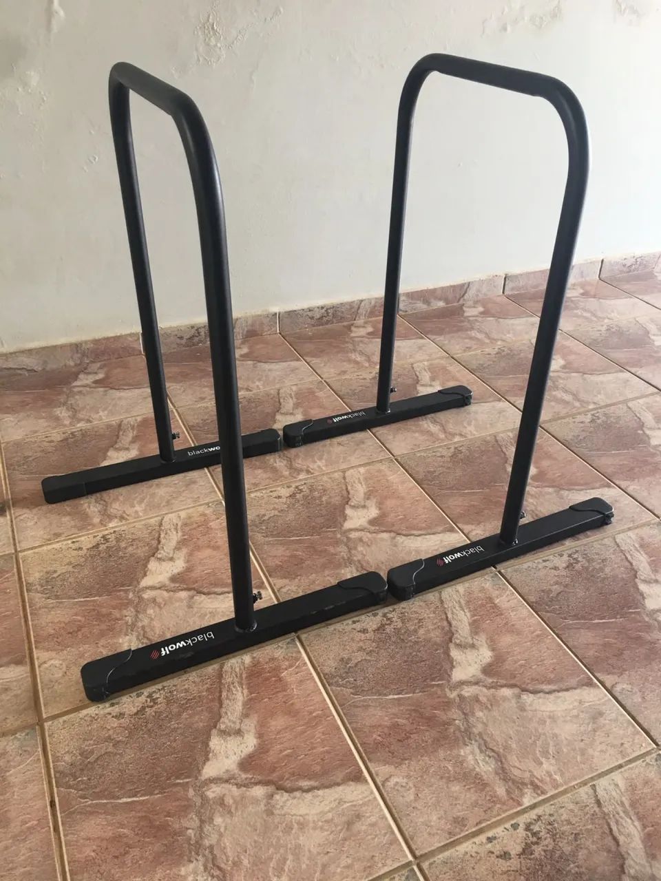 Vendo Barra Fixa de Parede + Barras Paralelas de Chão