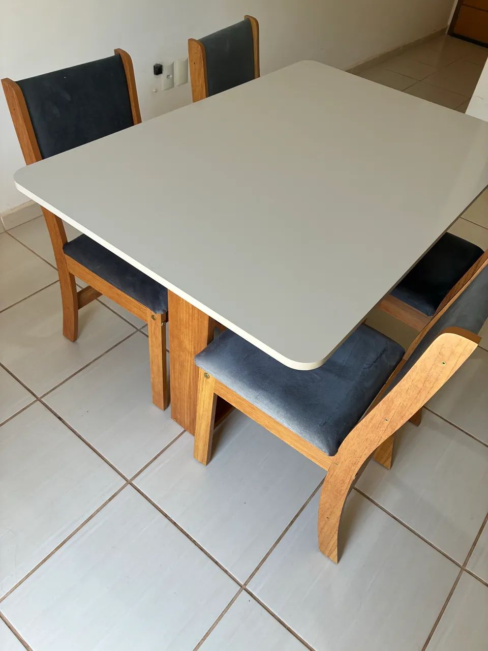 Mesa de jantar + 4 cadeiras - Foto 2