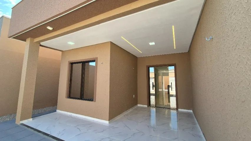 VENDO CASA PERTO DA PRAIA EM AQUIRAZ COM 2 QUARTOS 