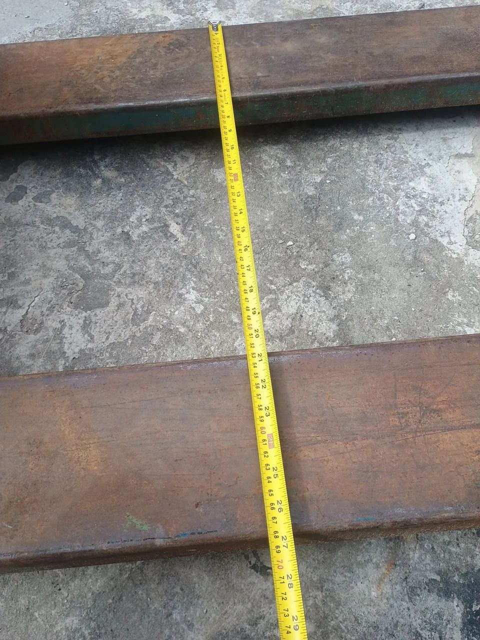Paleteira cap. 2000 kg , hidráulico funcionando normalmente.