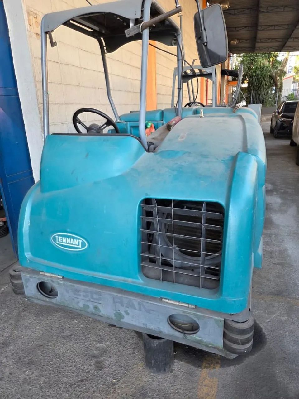 Varredora e lavadora m30 tennant