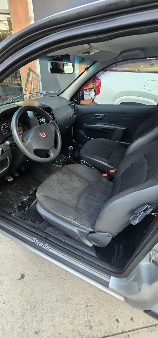 Fiat Strada Working Celeb.1.4 Fire Flex 8V CD 2012 - Foto 5