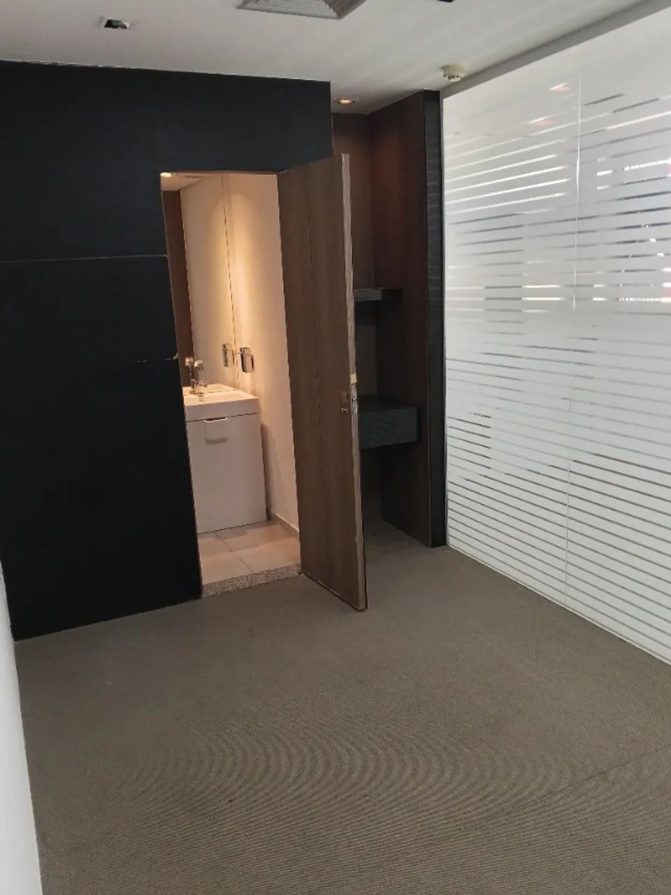 Sala Led Office Águas Claras - Finamente Decorada com ar condicionado - Foto 5