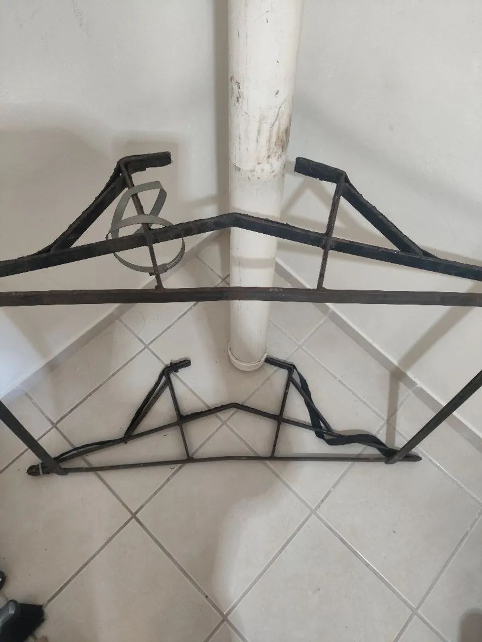 Suporte para 2 escadas automotivo 