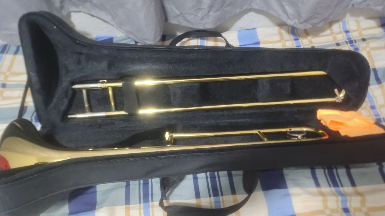 Trombone De Vara Michael Wtbm35 Bb Laqueado Com Bocal E Case Cor Dourado  - Foto 2