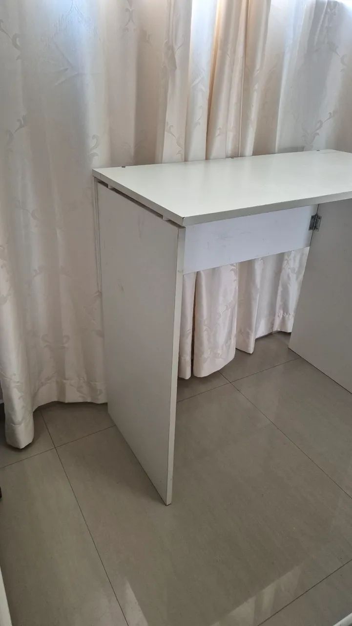 Mesa Dobrável Branca Usada - Foto 4
