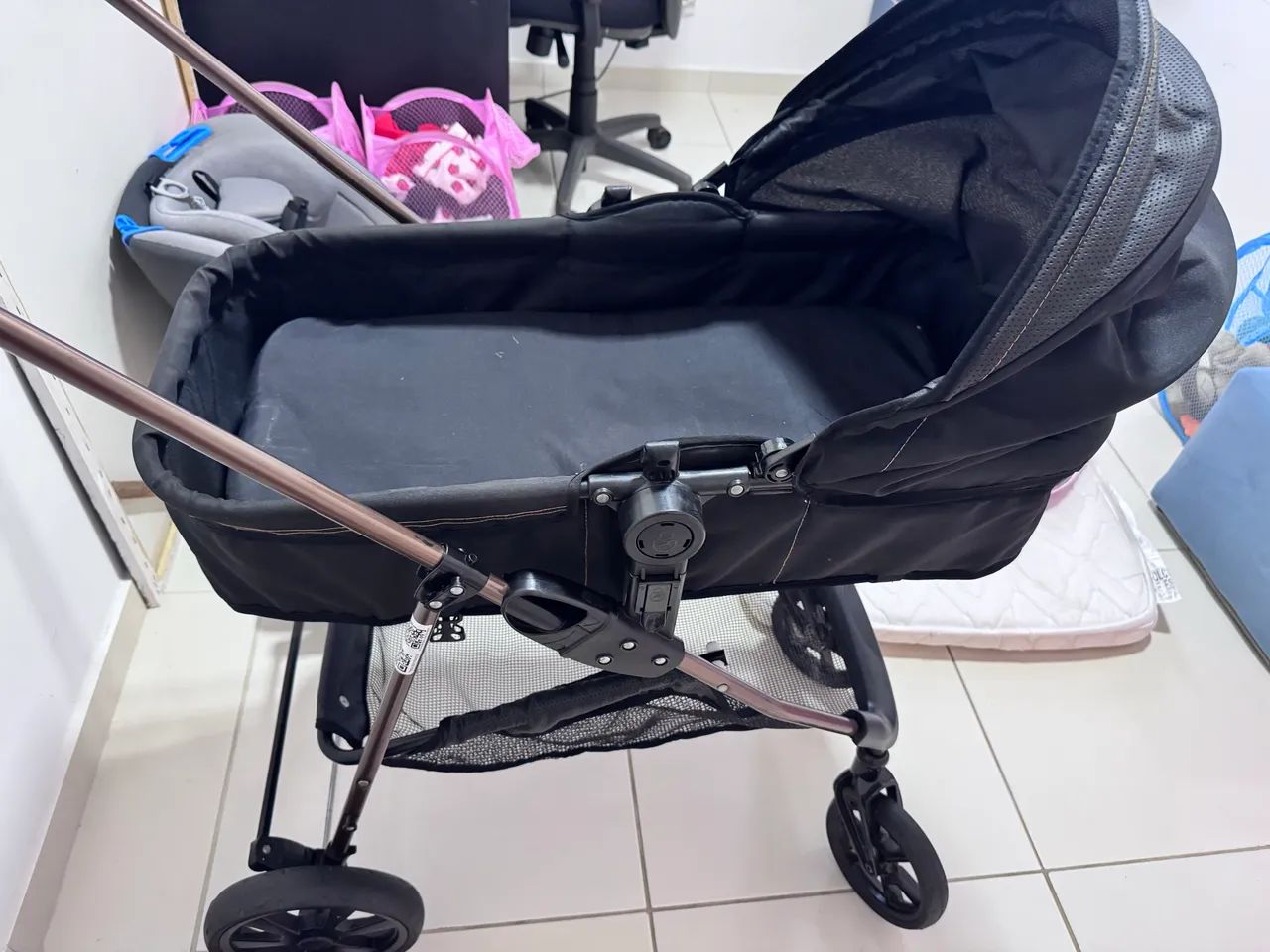 Carrinho e chiqueiro bebê - Foto 4