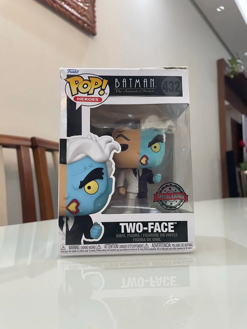 Funko Pop! Two-Face Batman LA Comic Con 2021 Exclusive #432 - Foto 5