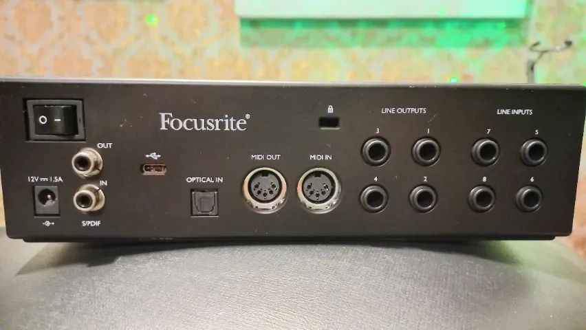Interface de Áudio Clarett +4Pre - Foto 4