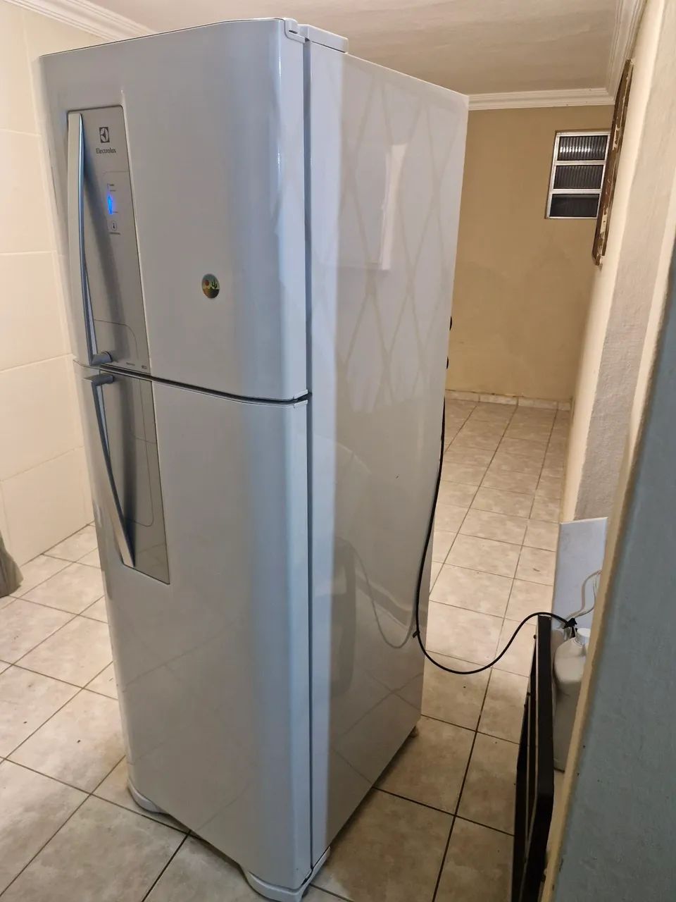 Geladeira Electrolux semi nova - Foto 4