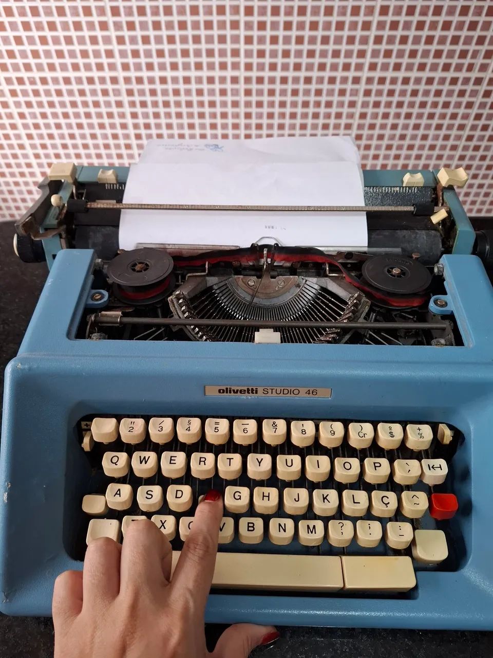 Máquina de Escrever - Olivertti Studio 46 - Foto 2